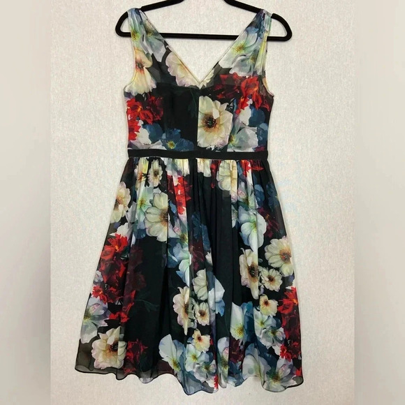 Maggy London v neck floral midi dress Sz 4 - Picture 2 of 12
